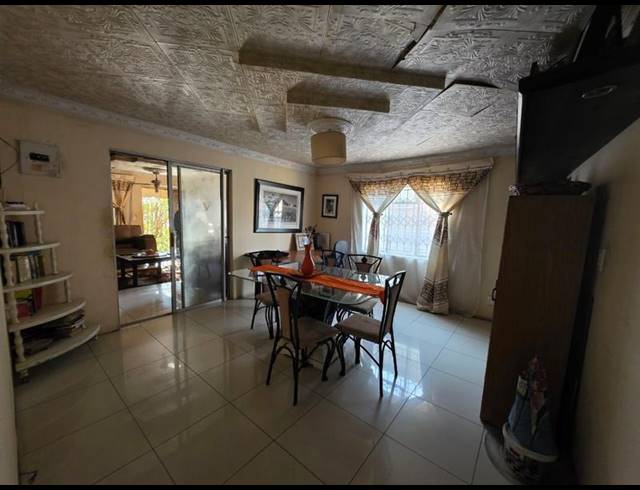 4 BEDROOM HOUSE FOR SALE IN NORKEM PARK